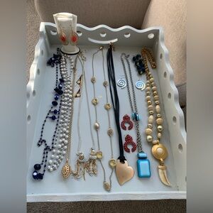 Bundle lot of jewelry (14) pieces